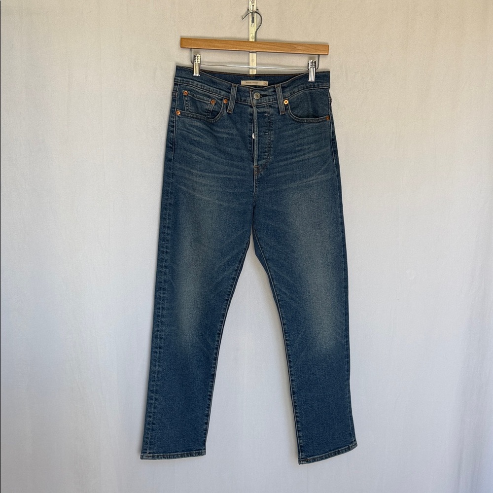 Levi's Women's Wedgie Straight Size 30 X 27 Button Fly Medium Wash Classic - Picture 2 of 14